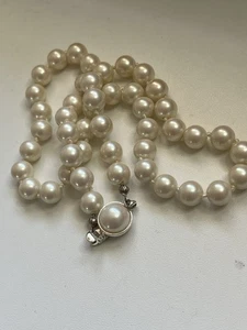 VintageFaux Pearl Necklace Knottwed Sing Strand Silver Tone Clasp 18” - Picture 1 of 5