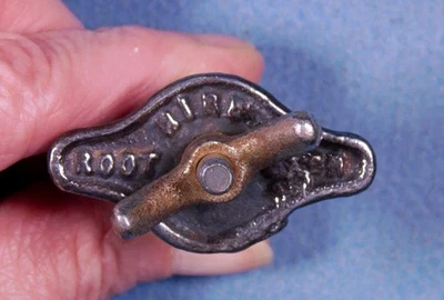 Antiguo tapón atornillable de metal y goma para cerveza de raíz de alquiler buena goma tr20-15 Foto 1 de 4