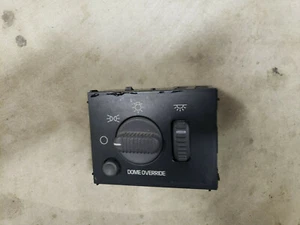 2002 OEM Chevrolet Avalanche Headlight Control Switch 15755595 - Picture 1 of 2
