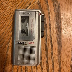 Sony M-570V Clear Voice Plus VOR MicroCassette Voice Recorder Parts or Repair - Picture 1 of 2