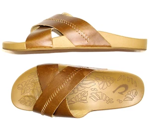 OLUKAI Kipi'a 'Olu-W 10/40 sandali slide in pelle marrone sahara incrociata - Foto 1 di 3
