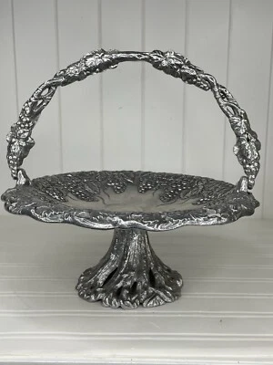 Difícil de encontrar Arthur Court 11" mango redondo pedestal cesta uva aluminio hueco Foto 1 de 4