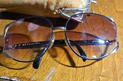 Gafas de sol CHRISTIAN DIOR 2250 VINTAGE AÑOS 70 con estuche marcos de metal dorado. Foto 1 de 3