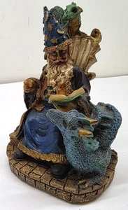 K's Collection Mystic & Magic Zauberer Figur sitzend Lesebuch mit Drachen - Bild 1 von 10