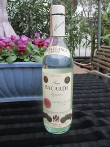 Eine Fl. Ron Bacardi Superior, 750ml Fl.40% - Bild 1 von 9