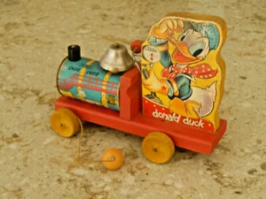 VINTAGE DONALD DUCK FISHER PRICE PULL TOY Early 1940's Choo Choo NO 450 - Picture 1 of 4