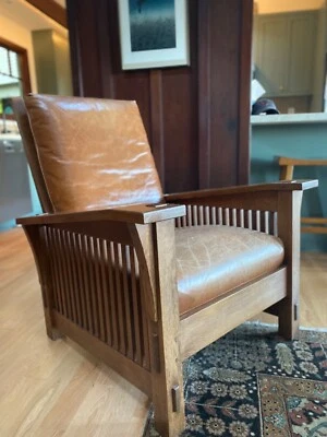 Reclinable Stickley Morris con otomana. Mission buen estado cuero y madera   Foto 1 de 4