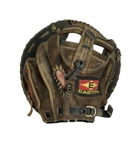 Easton Competitors Series EXS200 Fast-Pitch Softball Catchers Glove Mitt RHT - Picture 1 of 8
