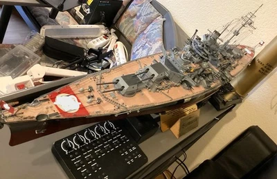 KMS Bismarck Hachette 1/200 Metall gebaut und RC tauglich! Sie schwimmt doch! - Bild 1 von 4