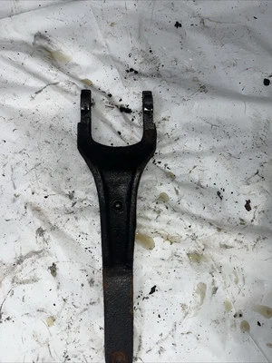 1990-1994 Mitsubishi 3000GT metal clutch fork DOHC N/A transmission part G3 - Image 1 of 2