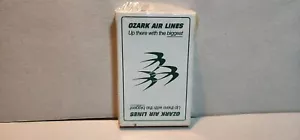 VINTAGE OZARK AIRLINES SPIELKARTENSPIEL (GRÜNE SCHWALBEN AUF WEISSEM DECK) - Bild 1 von 1