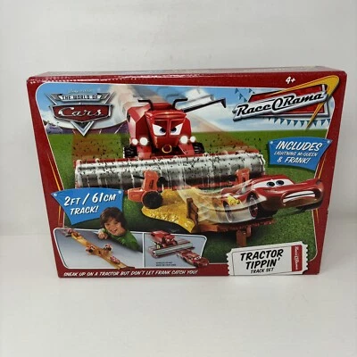 NUEVO Disney Pixar Cars Radiador Muelles Clásico Tractor Tippin' Track Set  Foto 1 de 2