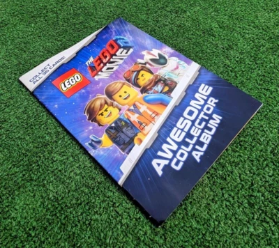 The Lego Movie 2 Awesome Collector Album+Apocalypseburg Exclusive Batman Card - Image 1 of 4