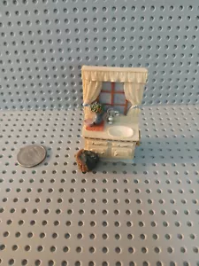 Dollhouse Miniature~ resin bathroom sink 3 1/2" - Picture 1 of 2