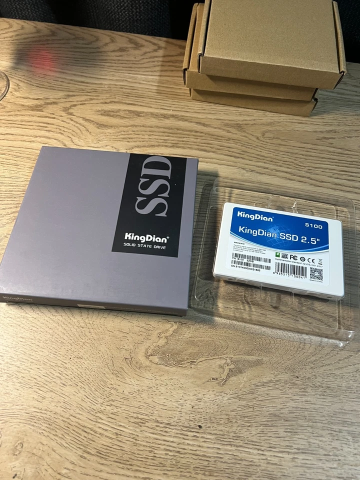 KingDian S100 {S10032GB} 32 GB SATA II 2.5 in Solid State Drive - Image 1 of 1