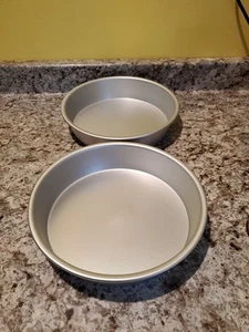 Wilton 2105-7908 Bandeja Redonda de Aluminio para Pasteles 9" x 2" - Lote de 2 - Imagen 1 de 16