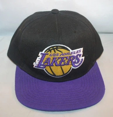 Chapéu Snapback Mitchell & Ness LA Lakers Los Angeles Preto/Dourado/Roxo - Usado - Imagem 1 de 4