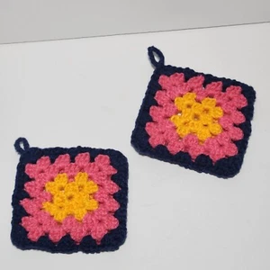 Vintage MCM Handgehäkelt Hot Pad Topflappen Untersetzer Blau Rosa Gelb 2er Set - Bild 1 von 5