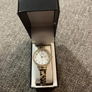 Gruen Embassy Quartz Ladies Wristwatch Leopard Print Band In Box Needs Battery - Picture 1 of 9