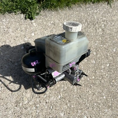 2000 2001 2002 MITSUBISHI MONTERO ABS BRAKE BOOSTER MASTER CYLINDER PUMP OEM - Image 1 of 4