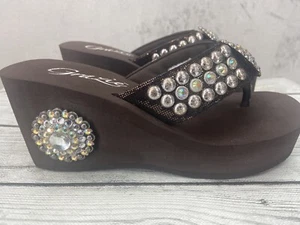 Grazie Wedge Flip Flop Sandel Brown size 6 Leather Embellished Jewels - Picture 1 of 17