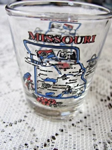 Missouri Souvenir State Shot Glass 2 3/8 Inch Tall - Picture 1 of 6
