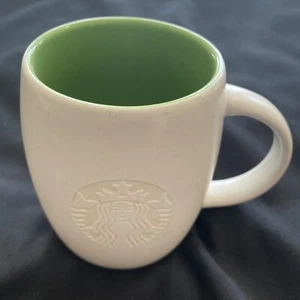 Taza barril Starbucks 2011 - blanca con interior verde - taza sirena grabada 14 oz - Imagen 1 de 7
