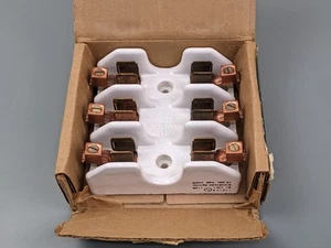 Multi Electric 2513 3-Pole Fuse Holder, 250V 31-60 Amps Ceramic, 388-411 - Picture 1 of 6