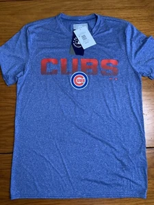 Nueva con etiquetas Camiseta Majestic MLB Chicago Cubs Adulto Talla Pequeña Azul Rojo Logo $25 - Imagen 1 de 4