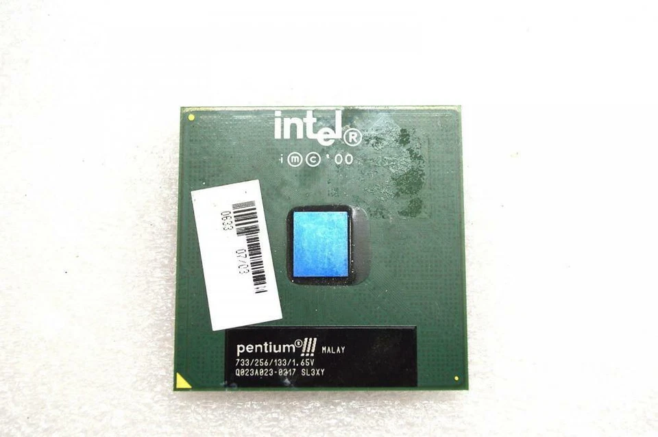 Intel Pentium III Processor 733 MHz, 256K Cache, 133 MHz FSB SL3XY CPU - Image 1 of 1