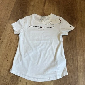 Girls Tommy Hilfiger T-shirt Age 7 BNWT - Picture 1 of 1
