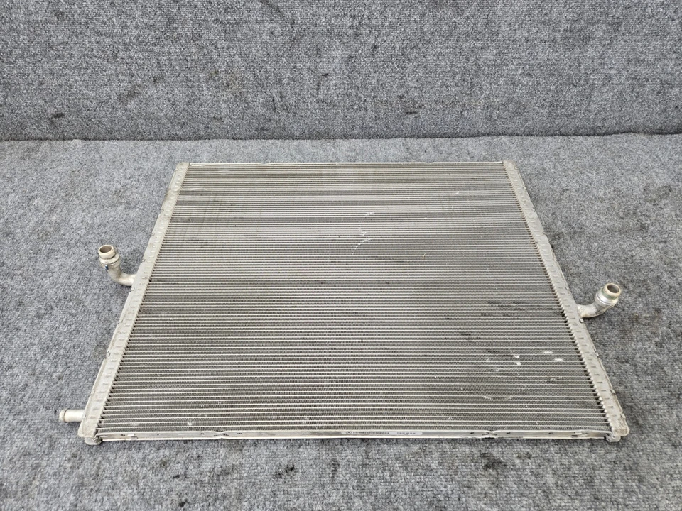 Radiador auxiliar Mercedes W167 X167 Gle350 Gls450 Gle450 OEM Foto 1 de 4