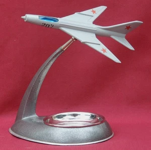 Vintage USSR ASHTRAY Supersonic Jet Fighter Model Big Metal Soviet Aircraft - Picture 1 of 10