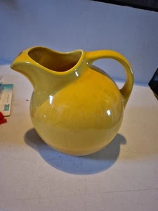 VTG. HOMER LAUGHLIN HARLEQUIN/ FIESTAWEAR YELLOW PITCHER W/ICE LIP - Picture 1 of 6