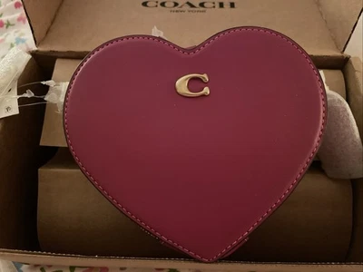 Brand New Mini Coach Heart Crossbody with A Chain As The Strap Never Used  CE765 - Image 1 of 4