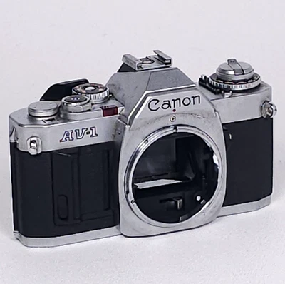 Solo cuerpo de cámara fotográfica Canon AV-1 SLR 35 mm - sin probar como está para piezas Foto 1 de 4