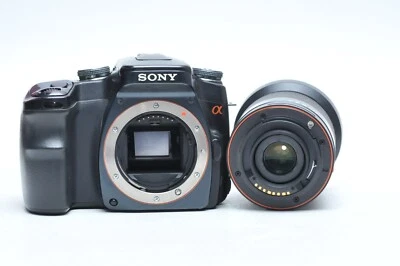SLR digital Sony Alpha A100 10,2 MP con lente AF de 18-70 mm Foto 1 de 4
