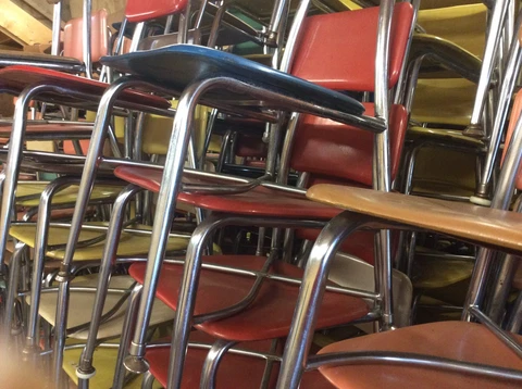 Over 200 Vtg Heywood Wakefield Student Size School ChairsVarious ColorsVery Good Cover