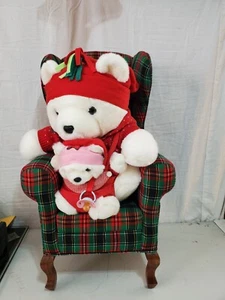 Santabear 1997 Collectors Chair With A 2002 Santabear lot#2201 - Picture 1 of 10