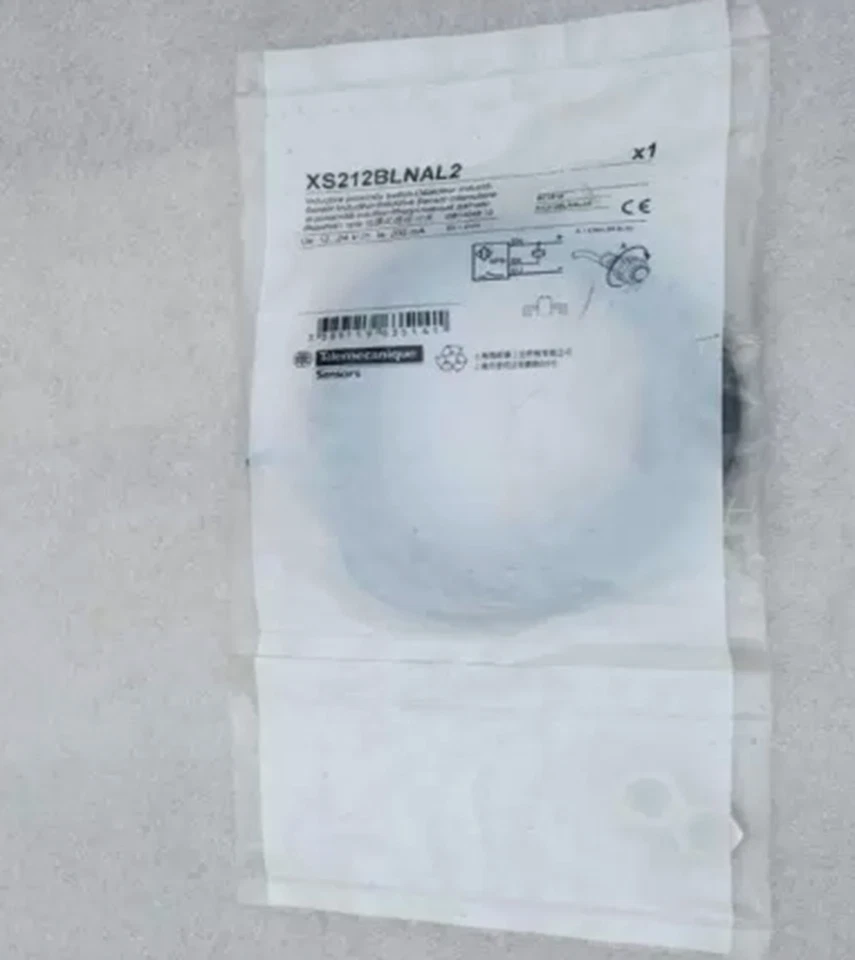 TELEMECANIQUE XS212BLNAL2 Inductive Proximity Switch