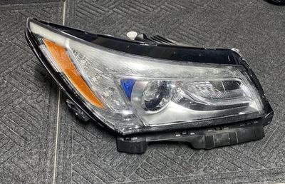 2014-2016 Buick Lacrosse RH Passenger Side Headlamp PARTS ONLY HOUSING BROKE - Image 1 of 4