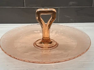 Vintage rosa Depression Glas Mittelgriff Sandwich Tablett geätzt 1930er 10" neuwertig - Bild 1 von 8