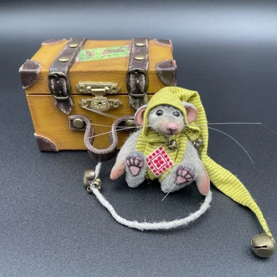 ÚNICO Artista Hecho a Mano Gris y Rosa Ratón Muñeca Articulada Peluche con Maleta (K3) Foto 1 de 4