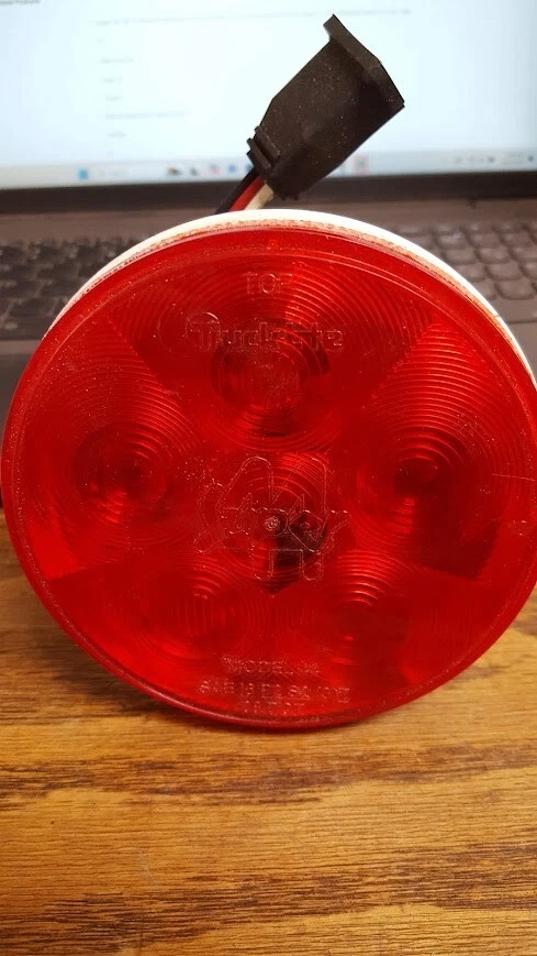 Lente de luz trasera Truck-Lite, SAE DOTP2S2 modelo 44, Foto 1 de 1