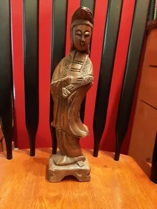 Antigua estatuilla victoriana china tallada a mano de la diosa Guan Yin de madera dura - Imagen 1 de 9