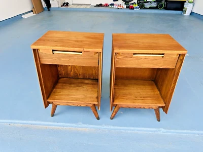 Beautiful Pair of Vintage Mid Century Modern Harmony House Nightstands Tables - Image 1 of 4