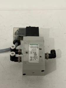 Used - Numatics L22BA452B000061 Solenoid Valve   24v-dc  1/4in Npt - Picture 1 of 4