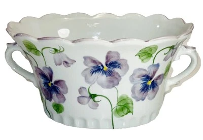 Фарфоровая рифленая чаша с ручкой Andrea Sadek фиолетовая анютины глазки 7,5 дюйма - Изображение 1 из 4
