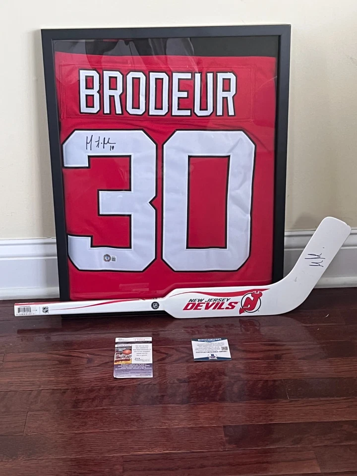Martin Brodeur New Jersey Devils Autographed Jersey Beckett & Mini-Stick JSA - Image 1 of 4