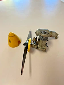 Motor de avión OS Max FP 40 RC con silenciador, buena compresión, sin probar - Imagen 1 de 6